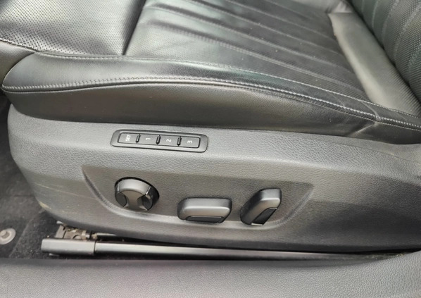 Skoda Superb cena 87400 przebieg: 138200, rok produkcji 2016 z Mikołów małe 277